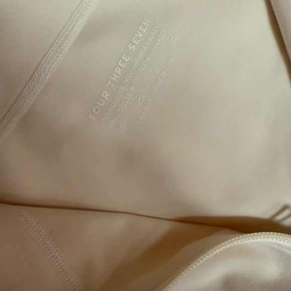 437 Cream Zip-Up Curve Jacket - Picture 5 of 6